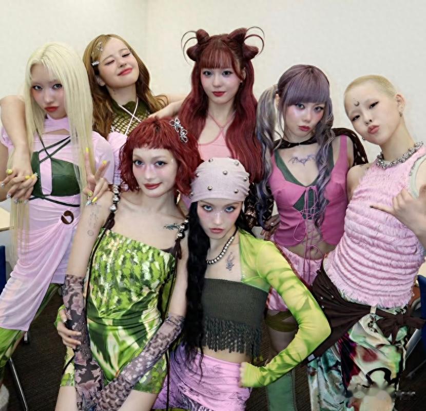 20岁女偶像切除胸部惹争议！前后对比强烈，不想当女的还加入女团