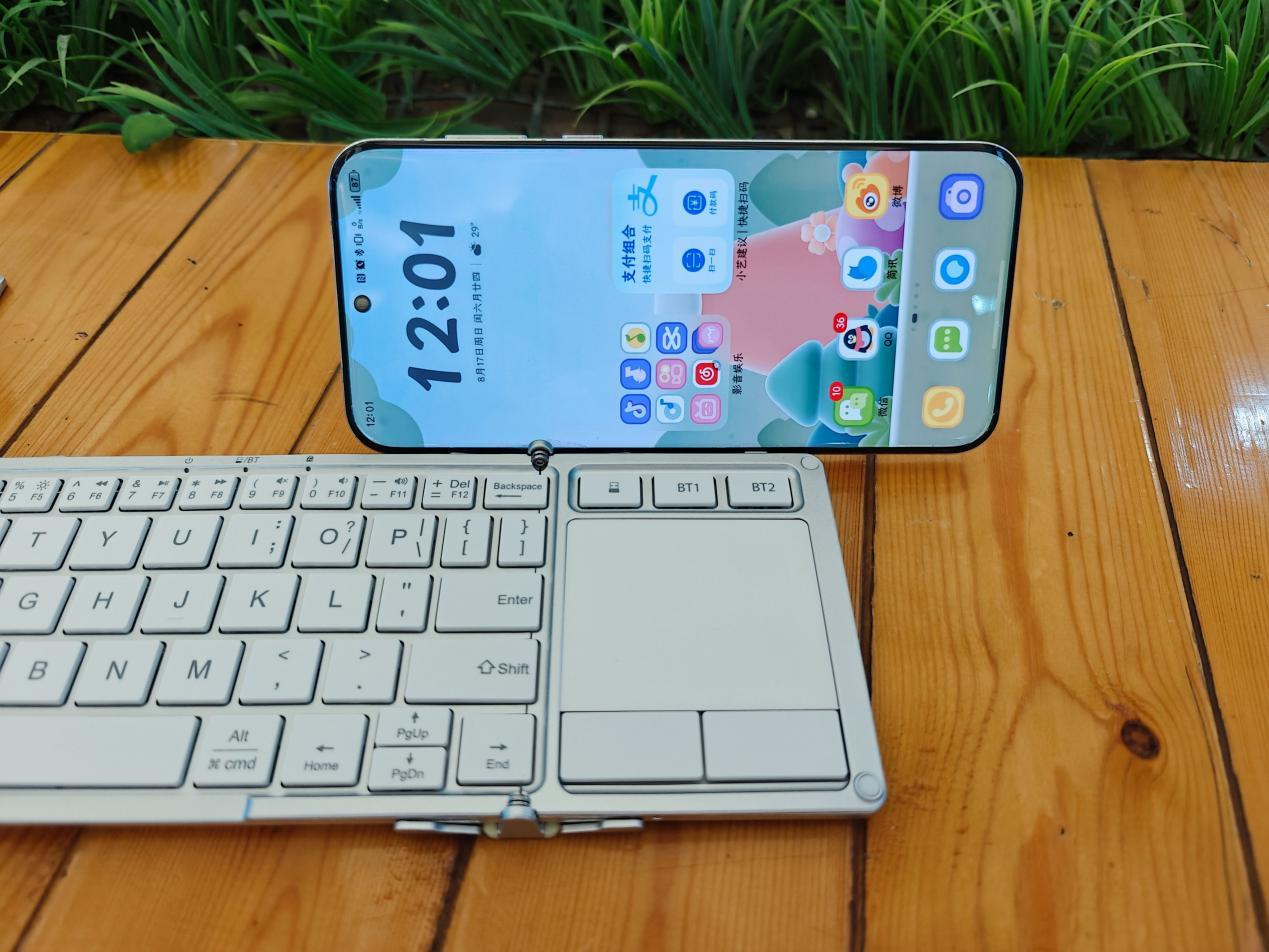 键盘也卷“三折叠”？BOW折叠蓝牙键盘，移动办公便携利器！