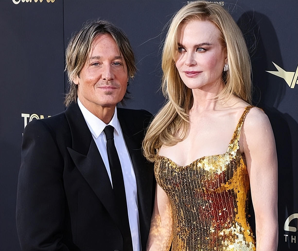 阿汤哥前妻正式申请离婚，或需支付1.2亿，曝男方已有年轻女友