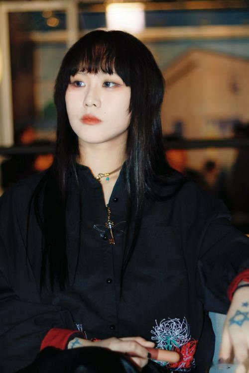 窦唯也没想到，离婚12年，当年和高原生下的女儿，已开始给他长脸