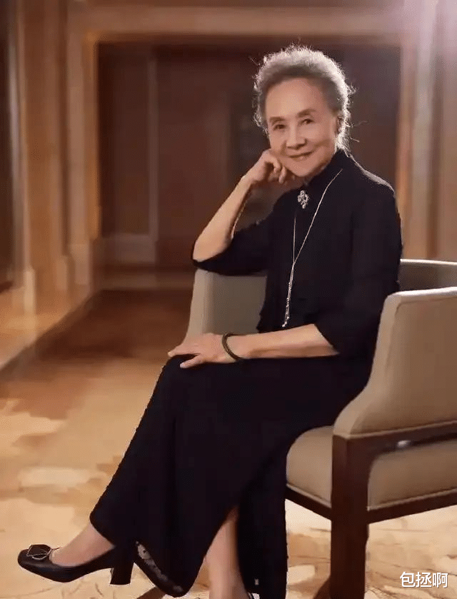 泪目!87岁吴彦姝现状曝光,丈夫走后独居破房,钱都在经纪人手中!