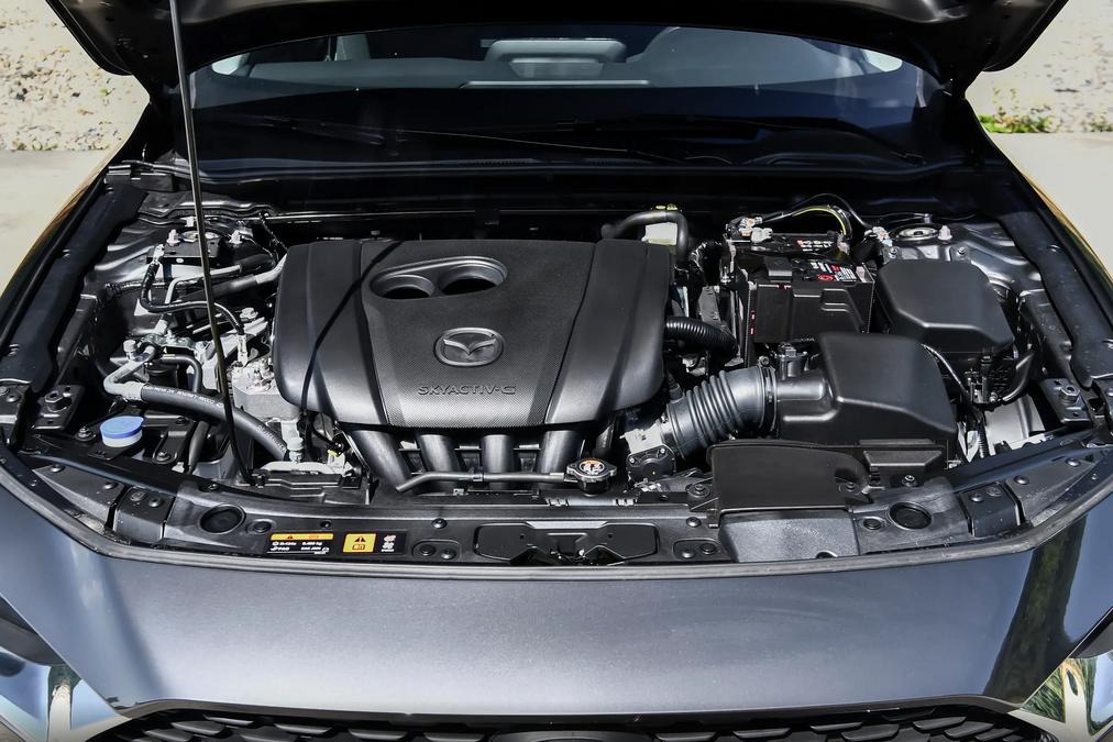 新款在售8个版本,8.99万元起售,马自达3 昂克赛拉该怎么选?