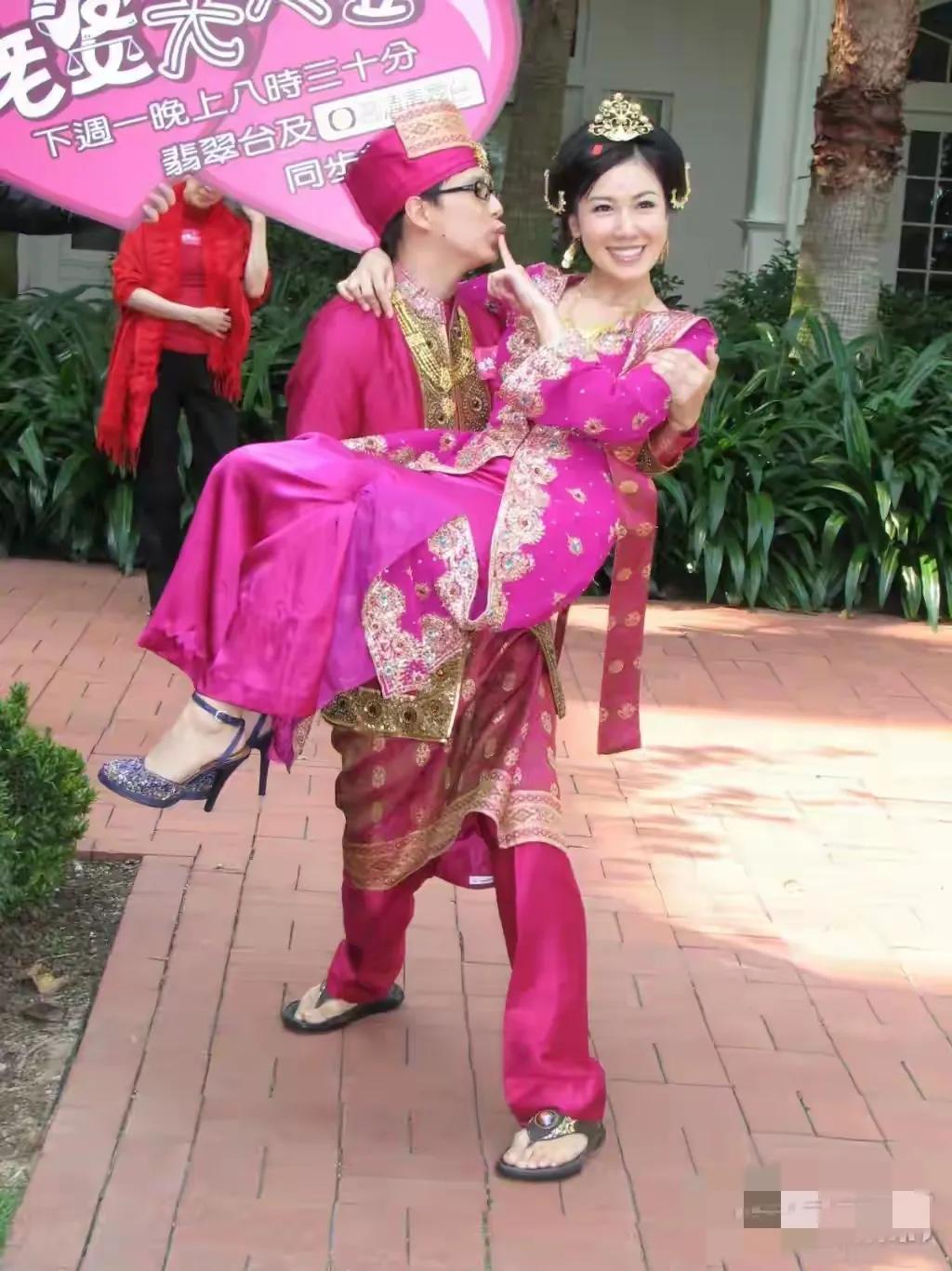 TVB前男星移居加国与太太踏青,渣男变好丈夫,早年被称港姐杀手