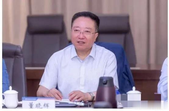 海王肖飞不顾一切接受媒体采访，甚至反爆妻子黑料，背后原因曝光