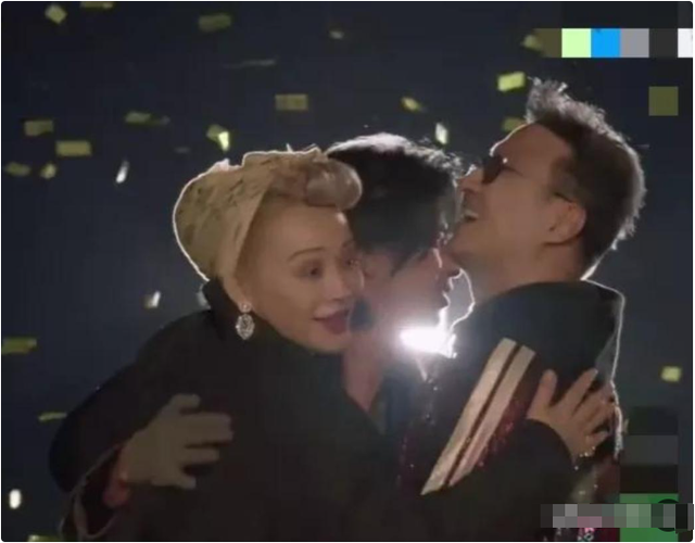 汪峰和宁静一起牵手看流星,撕碎了章子怡最后的体面,森林北更惨