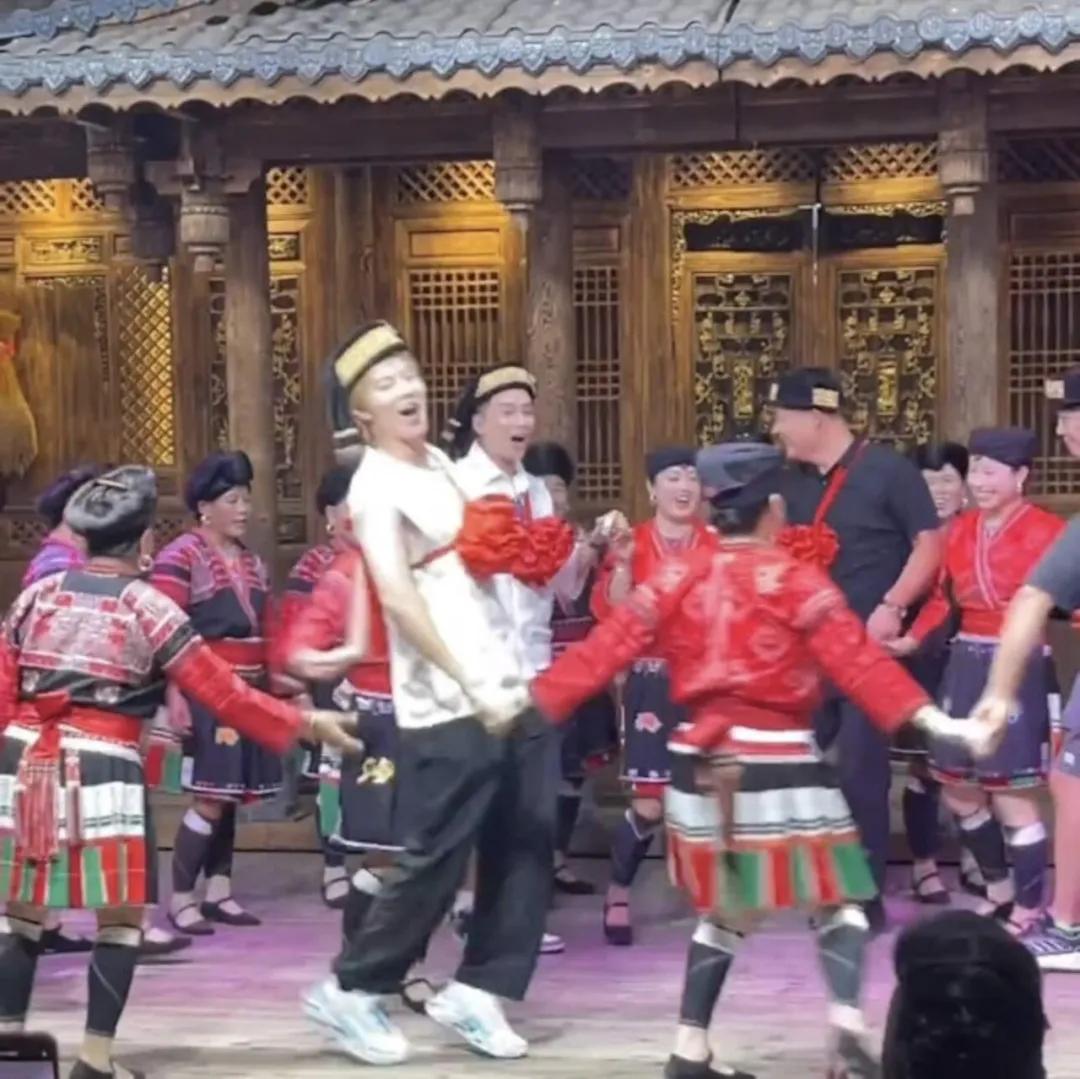 TVB小生自爆在广西结婚,跳舞被阿姨摸屁股,曾试过一天打五份工