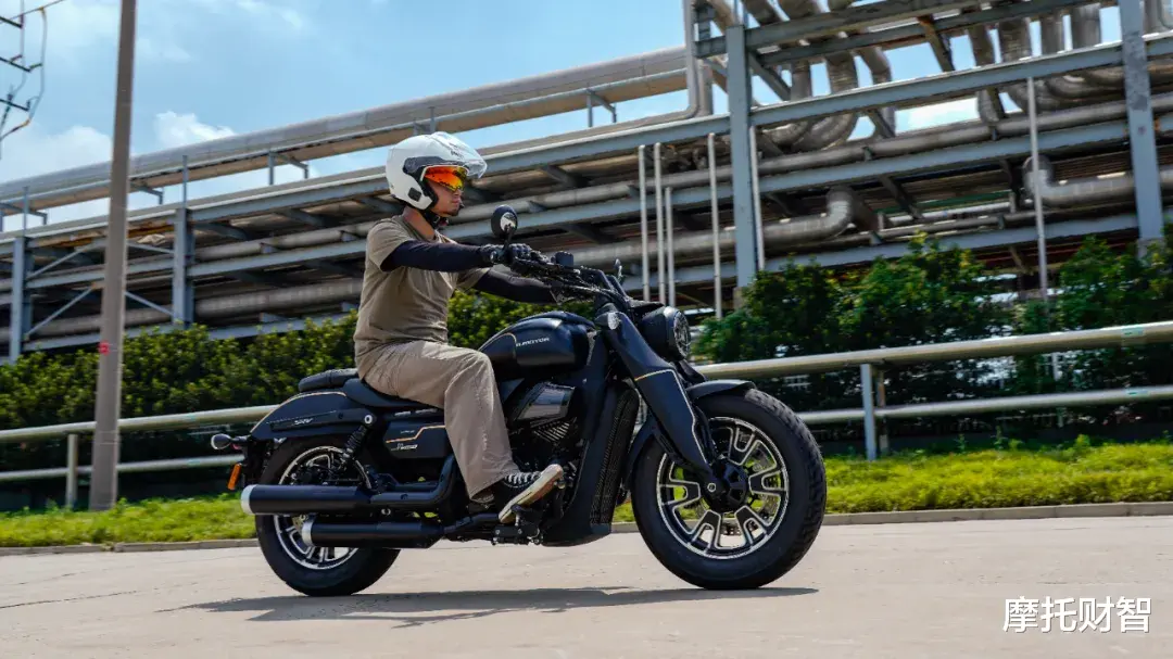 好骑不震+强劲低扭—19999元闪400动态测评