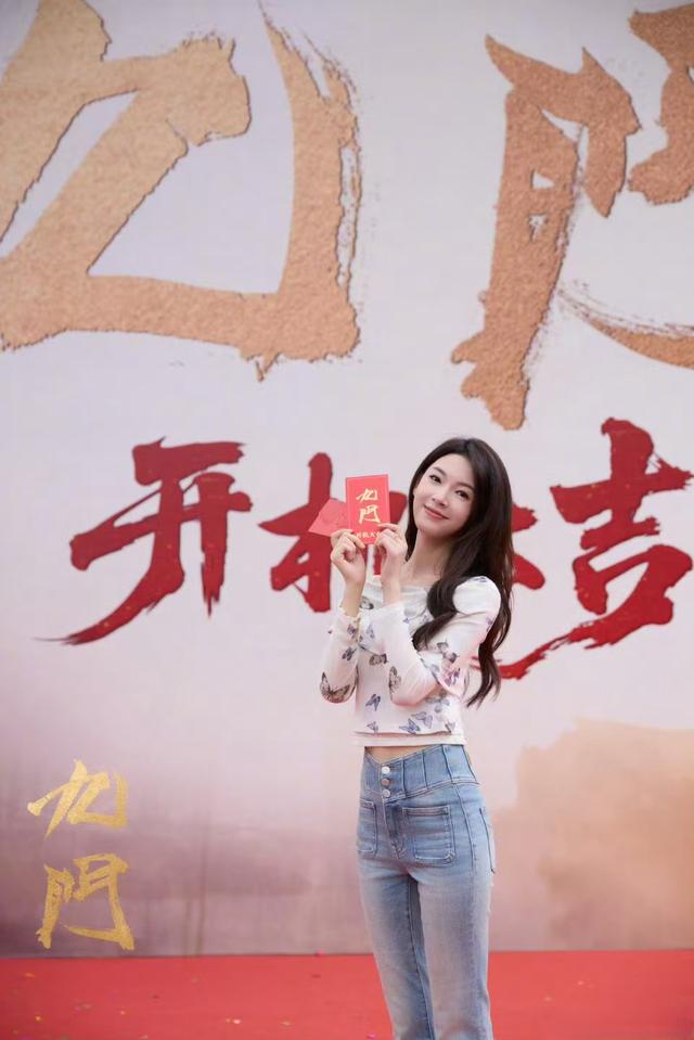 《九门》开机！陈瑶短发御姐霍仙姑惊艳登场，这反差萌绝了！