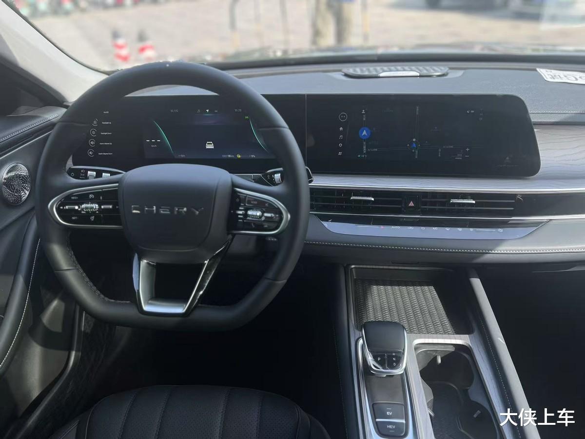 8万级混动家轿，2025款风云A8的含金量如何？