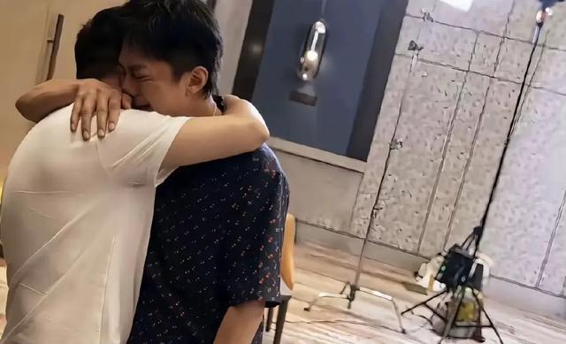 面相全变了!再看35岁鹿晗和27岁关晓彤,马伊琍的话终于有人信了