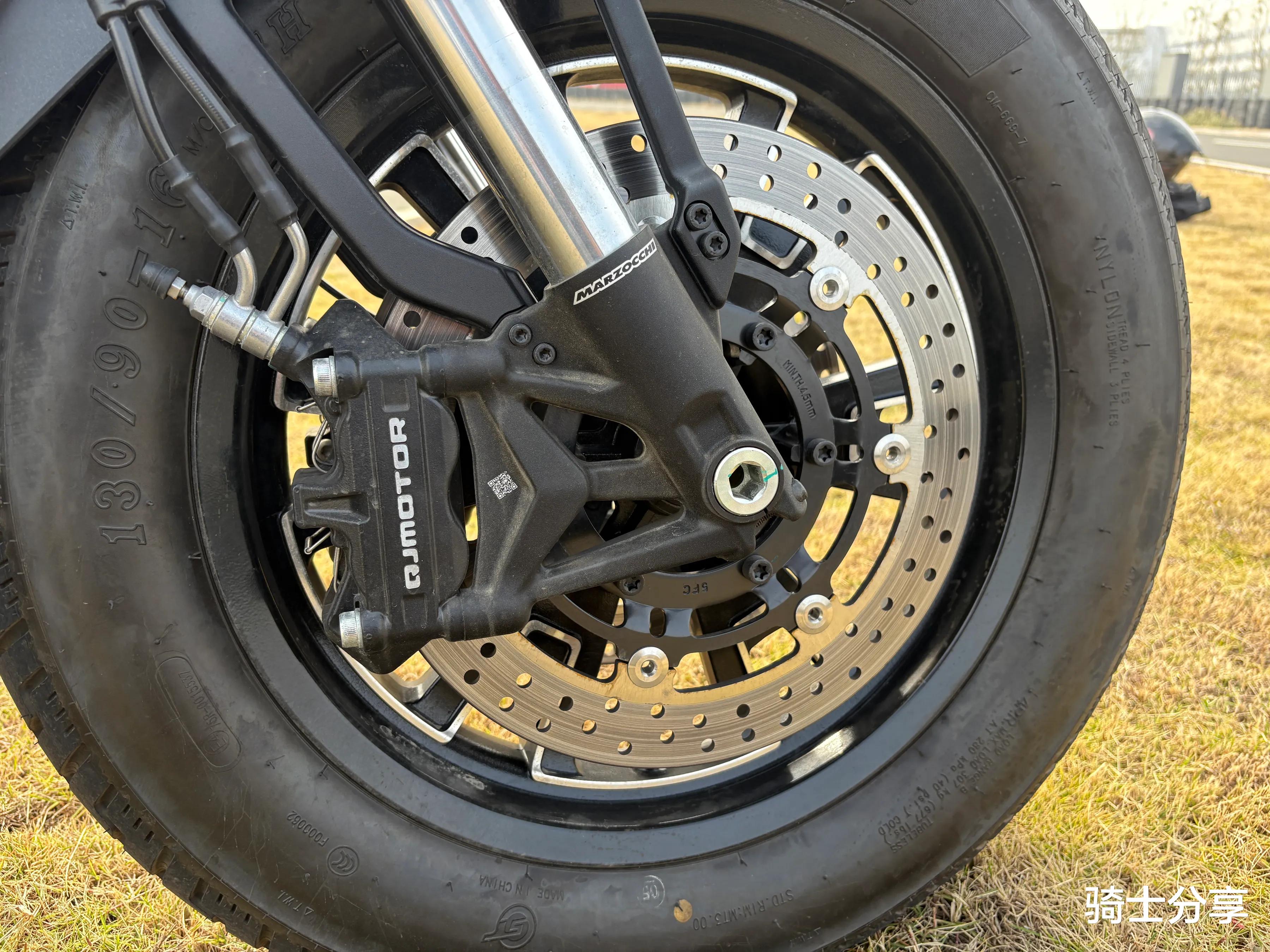 车身丰满动力强，这款V4巡航车有点不简单！