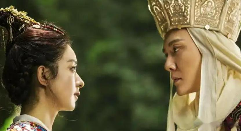 47岁冯绍峰传来两大喜讯!离婚4年,他早成赵丽颖高攀不起的存在