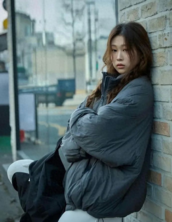 小沈阳18岁女儿NINA出道照释出,满满松弛感,韩味十足