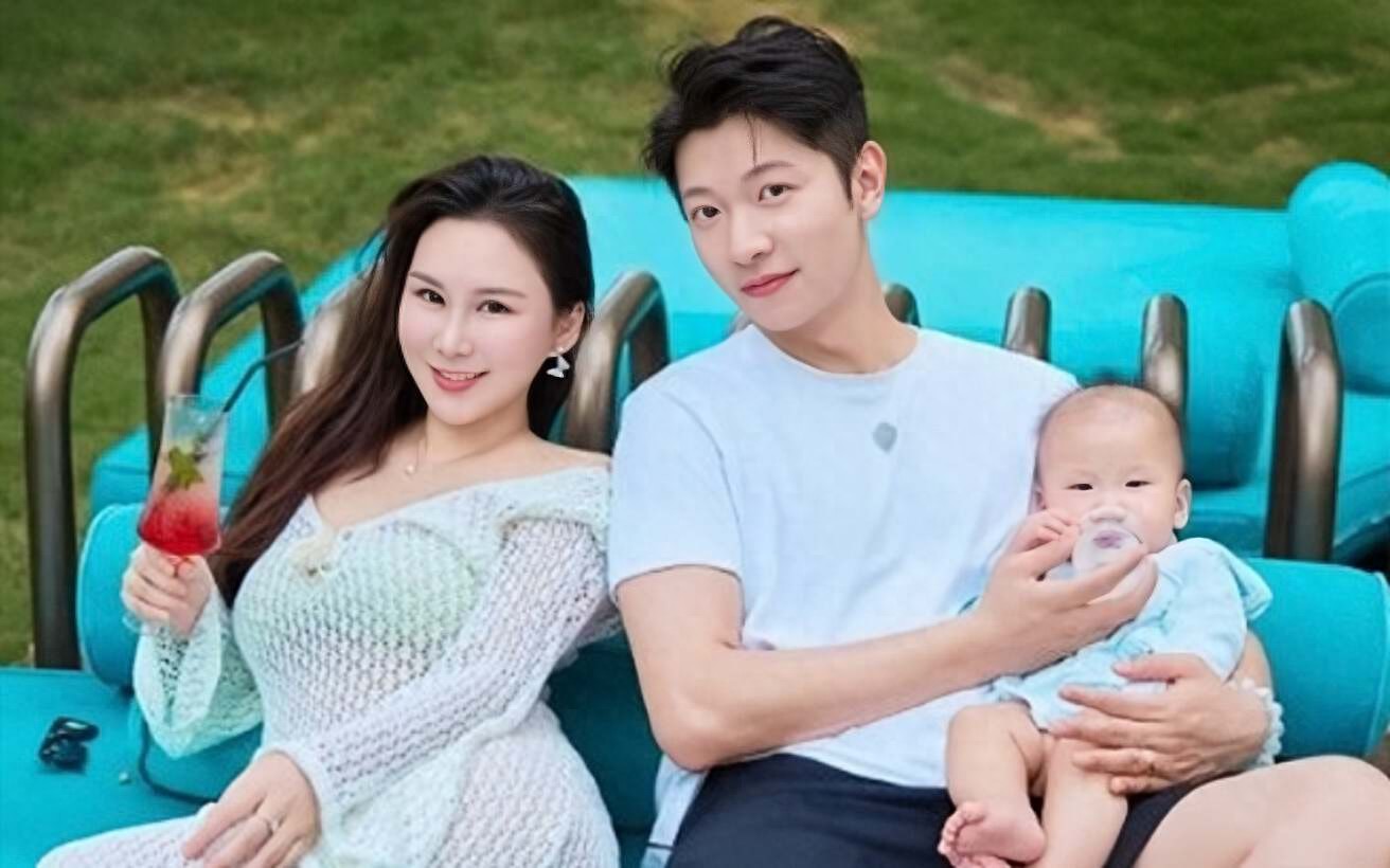 恭喜！TVB前知名男星在香港买房，娶富婆妻子遭质疑吃软饭