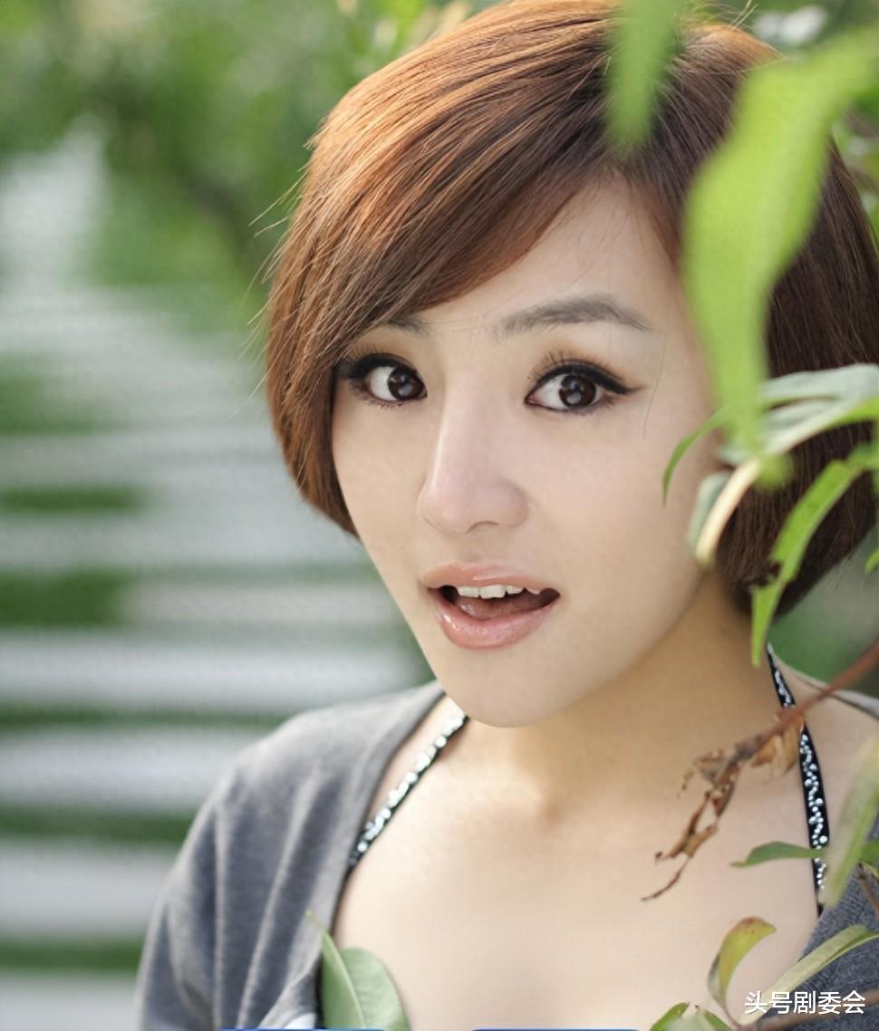 顶风作案!女演员恶行曝光,不止诋毁中国人,难怪谢霆锋看不上她