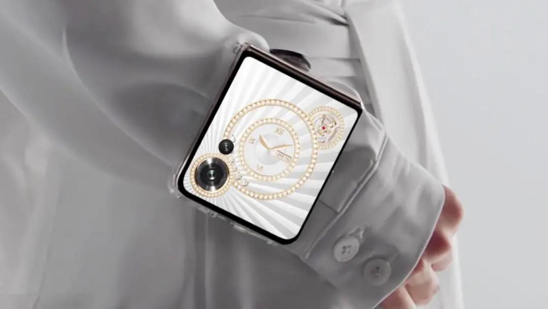 设计师跳槽?荣耀新折叠神似三星Z Flip,性能却反超!