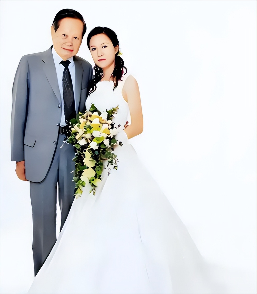 杨振宁去世仅15天，49岁翁帆近况曝光,原来杨光诺一个字都没说错