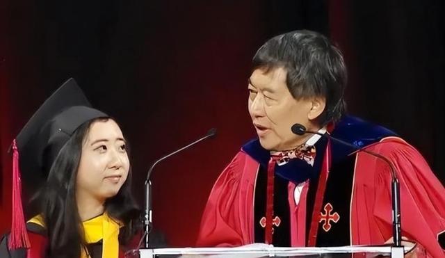 称赞美国空气香甜的杨舒平，已被美国驱逐出境，如今回国下场凄惨