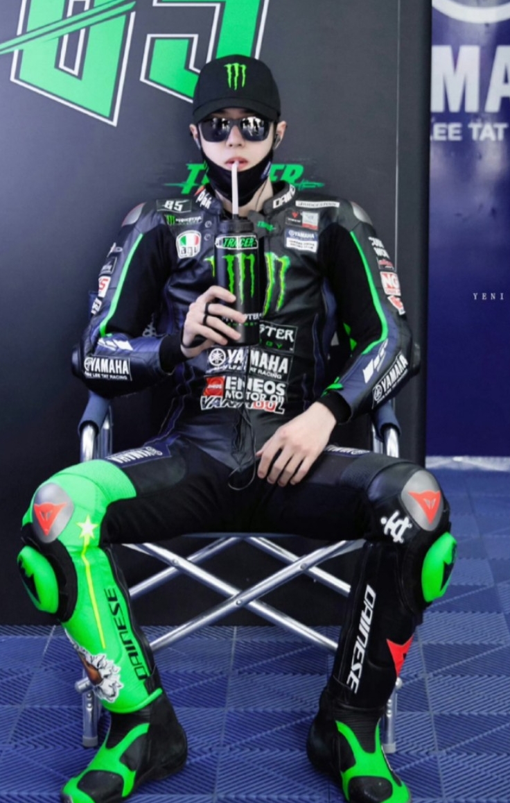 连夜炸锅!王一博官宣不续乐华,顶流跑路戳破内娛最恨真相