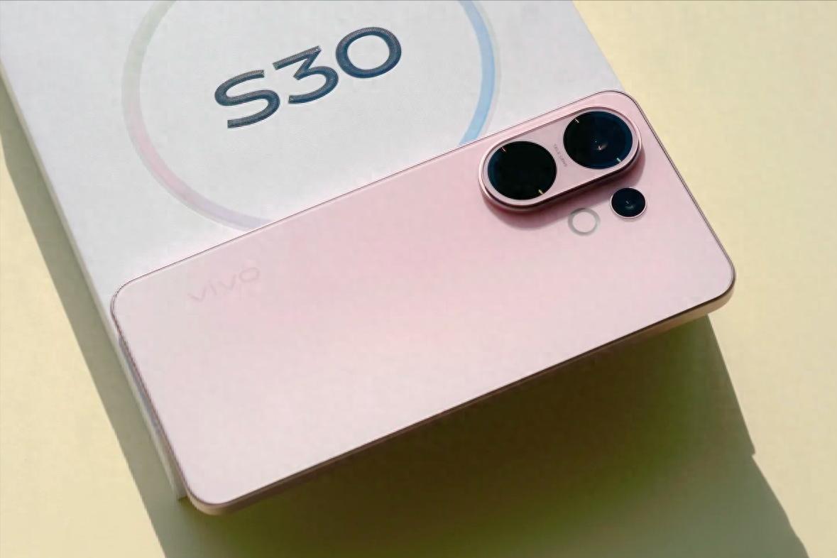 vivo“用力过猛”,极窄直屏+百倍变焦+6500mAh,现已跌至2164元