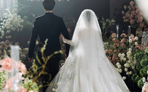 小姑子借走嫂子价值60万的宝石项链，转头说丢了，不久后项链出现在拍卖行