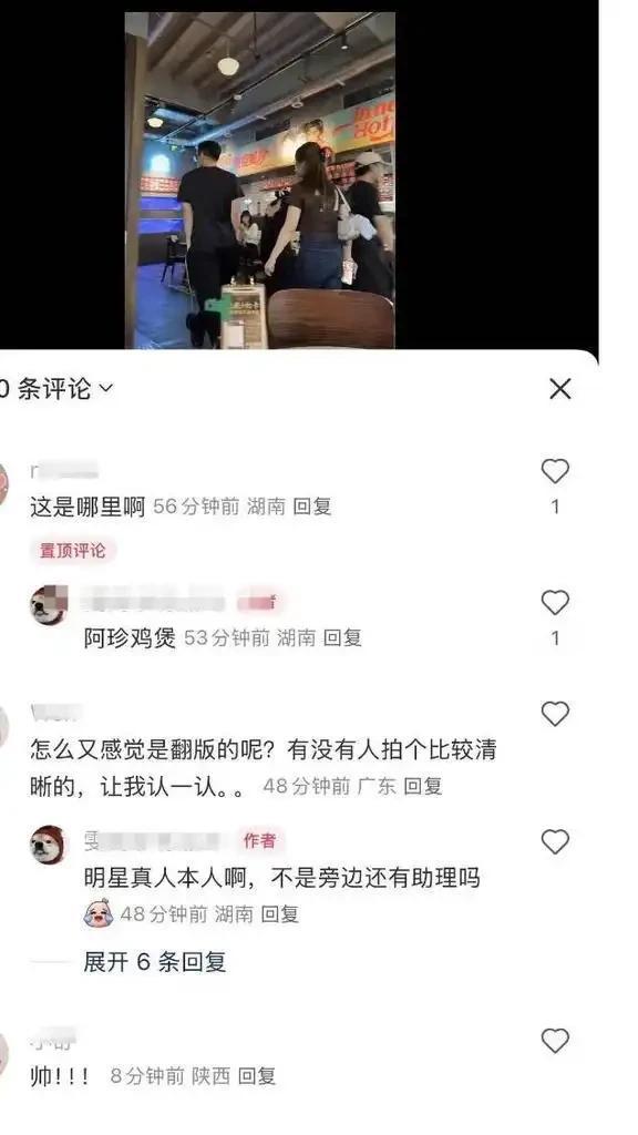 44岁谢霆锋长沙小饭馆被偶遇：穿黑色T恤长发飘飘，像20岁小伙子