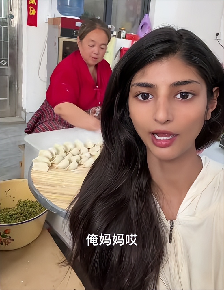 网红小黑妮也要塌房?结婚带货被封,闪婚原因离谱,评论区骂疯了