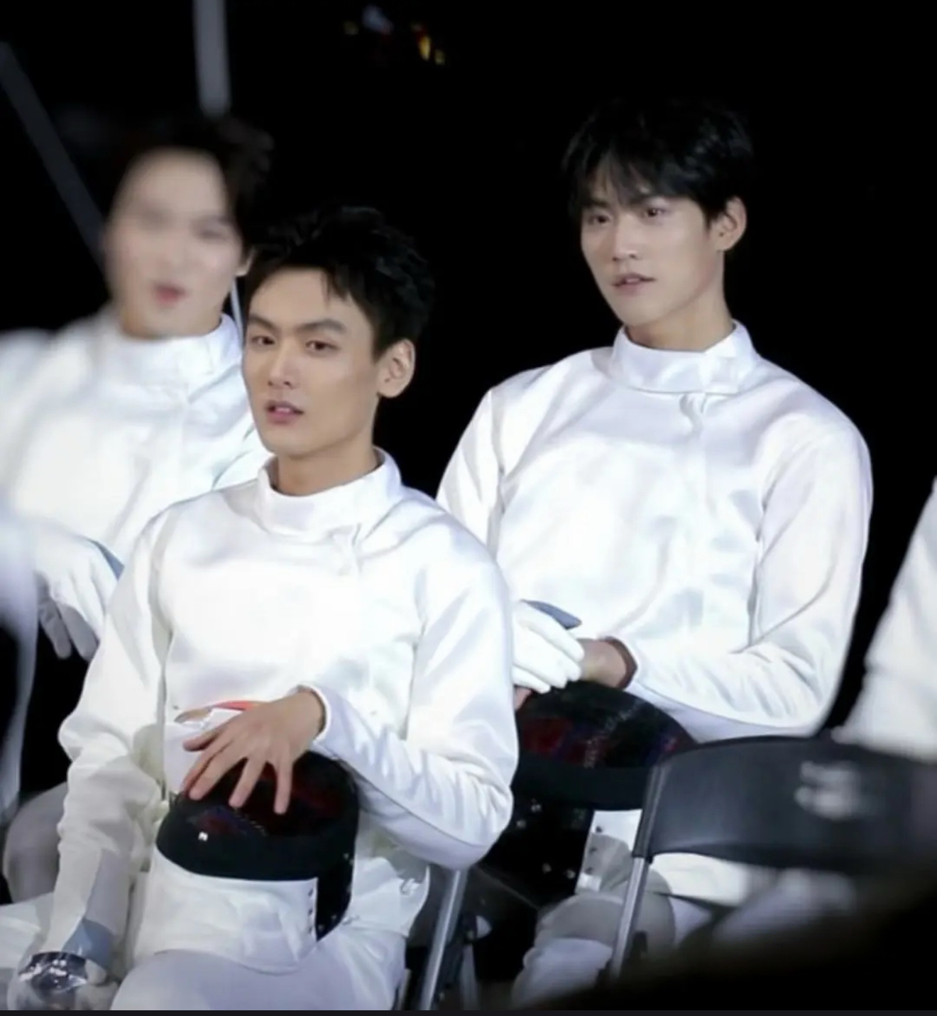 原来他们是亲兄弟，哥哥演短剧霸总，弟弟演长剧男主，颜值差别大