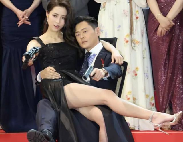 今晚开播！又一警匪剧来袭，就冲2位视帝，我敢说：这部港剧能火