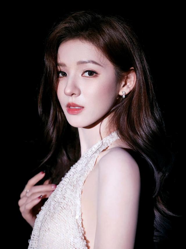 张予曦，极品建模脸