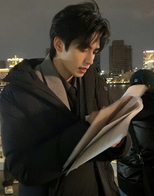 宋威龙于正新剧对打，于正心机都体现在通稿里