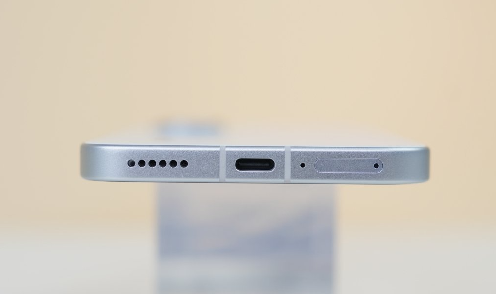 红米努力冲销量,7550mAh+金属中框低至1486元起,跑分可达240万