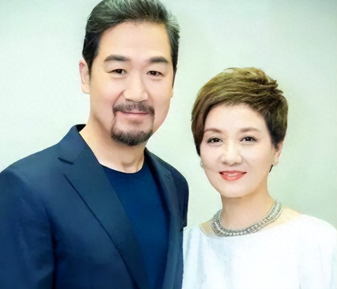 邓婕现状：离婚协议是她一生的痛，继子不成器，养女愈发似丈夫！