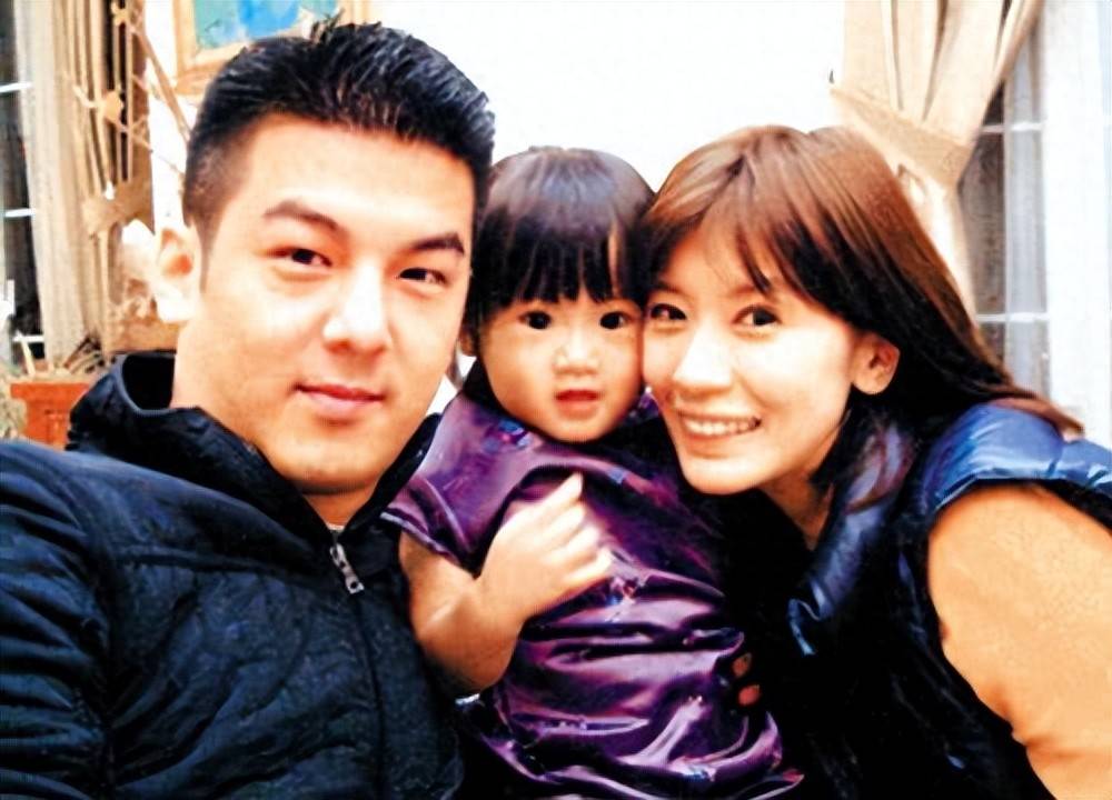 原来他是贾静雯富豪前夫！婚内出轨家暴，如今娶小8岁模特很甜蜜