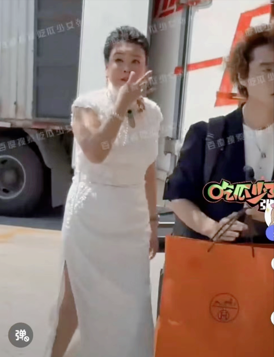 汪小菲大婚玄学预警！北京再刮大风，网友神评：意思是还得吹吗？