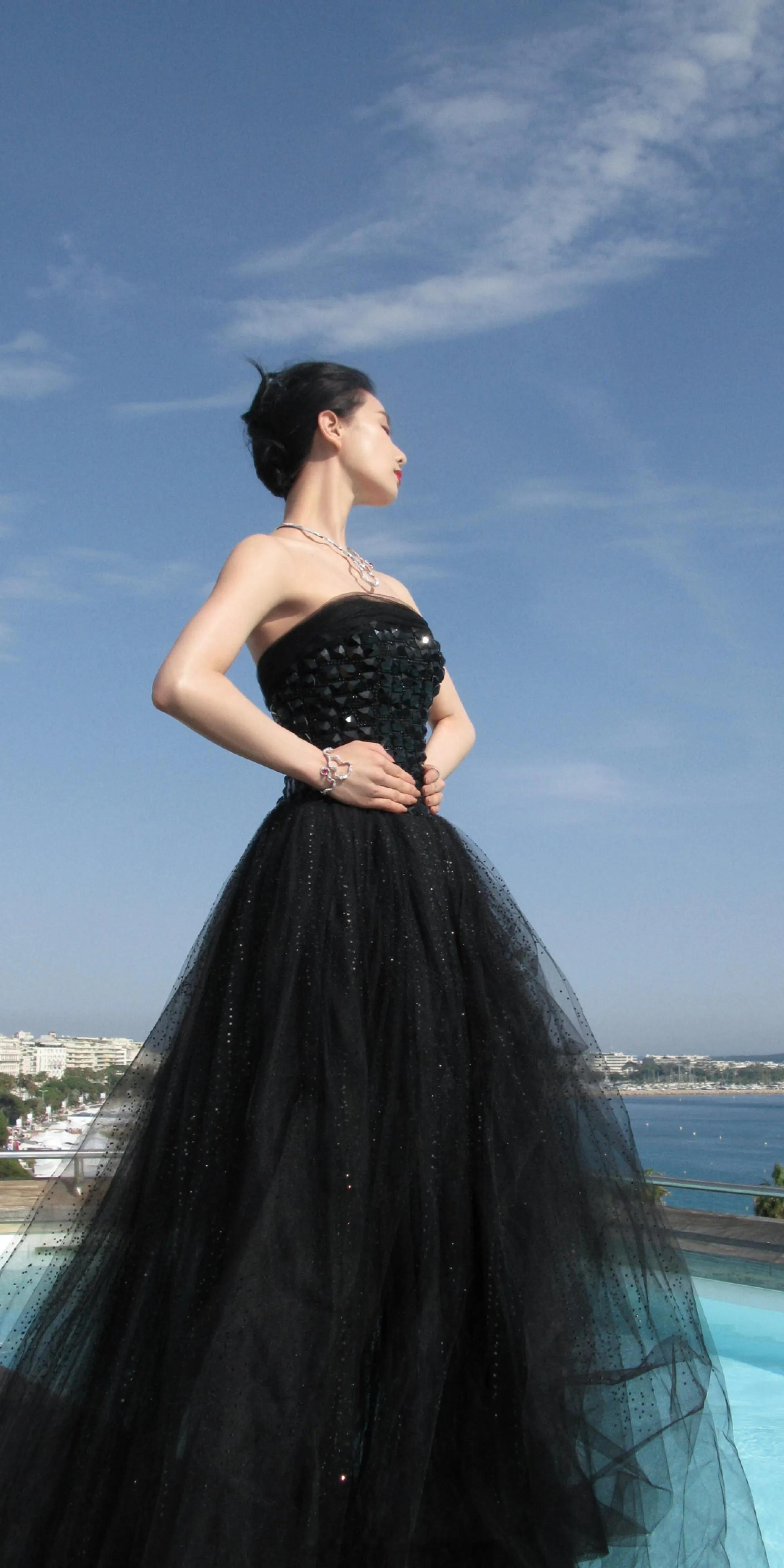 刘诗诗完美天鹅颈,真是娱乐圈的一大传奇体态教科书!