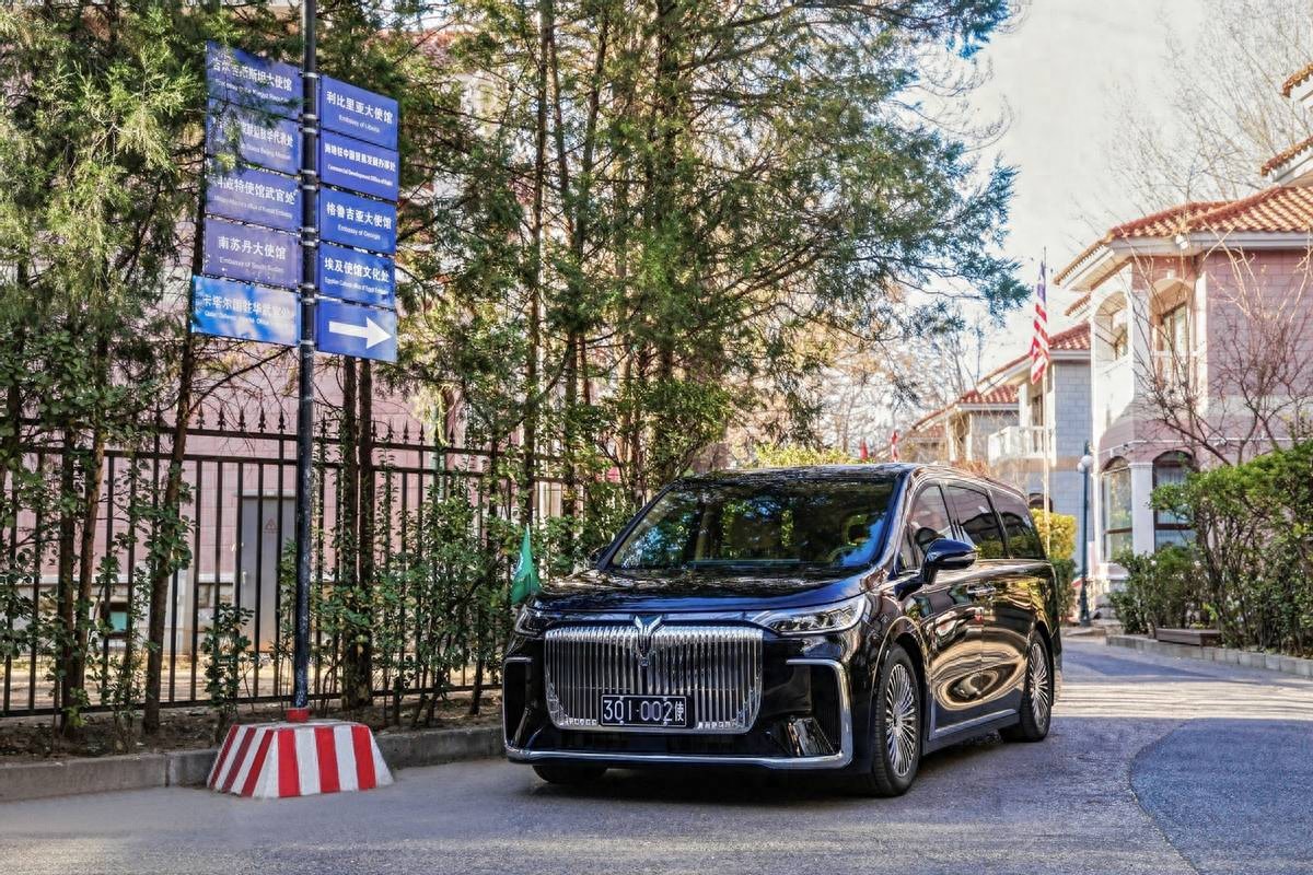 打破外资垄断格局，岚图梦想家凭何成为四国使馆的共同选择？