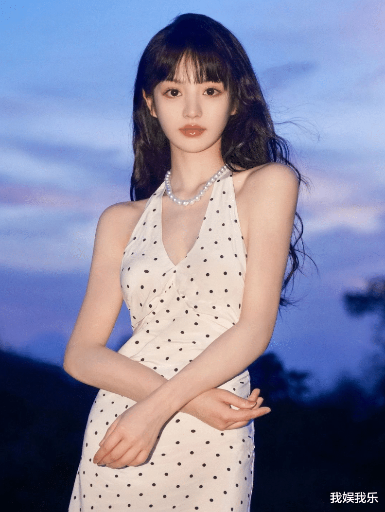 “白幼瘦”别再炫耀了，26岁田曦薇告诉你，什么叫娱乐圈顶级身材