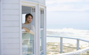 认亲宴上假少爷戴着我家狗的狗链，嘲讽我捐赠的上亿拍品是赝品