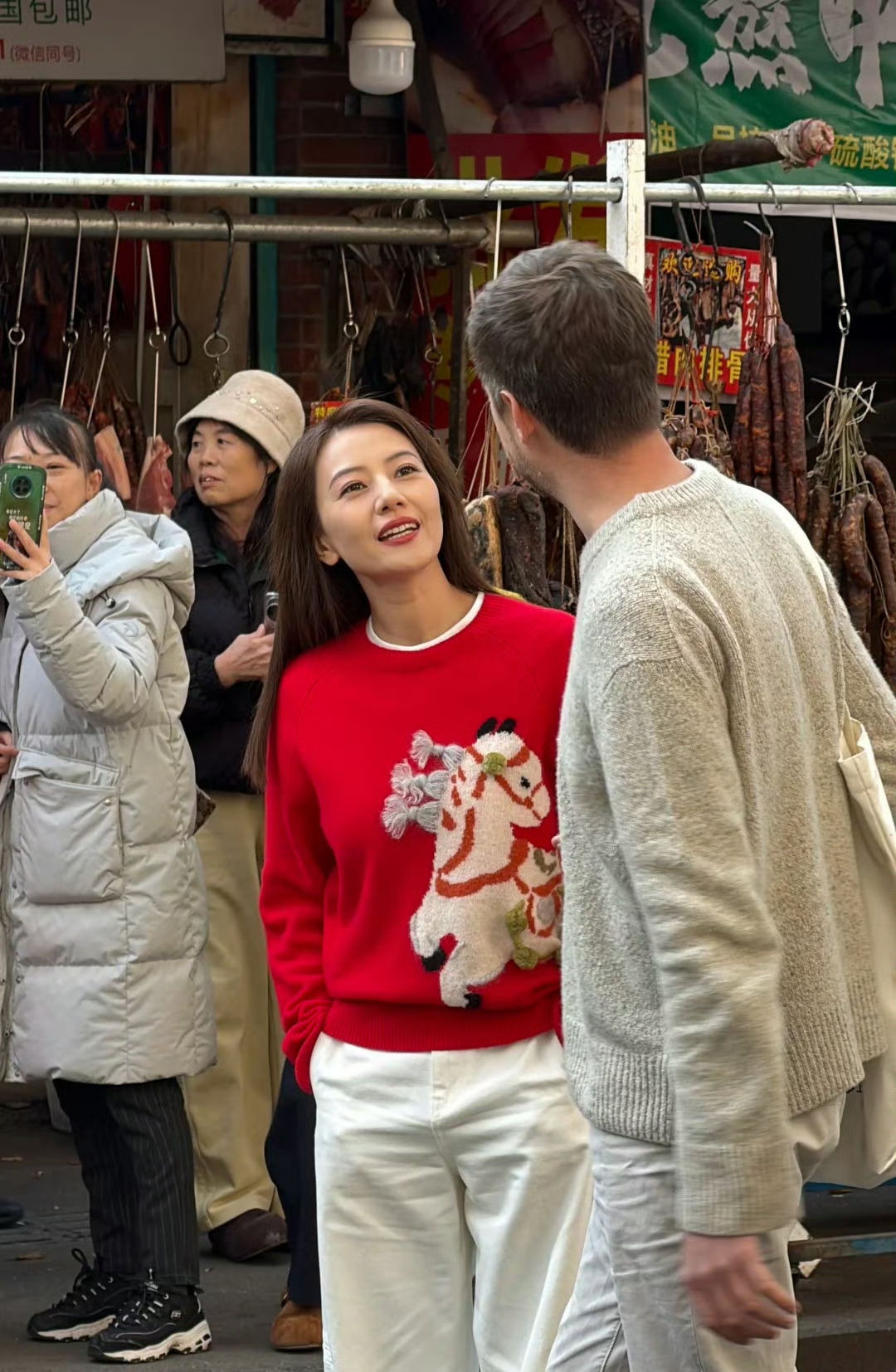 高圆圆录综艺还要光替惹众怒，网友怒批：赚最多的钱，干最少的活