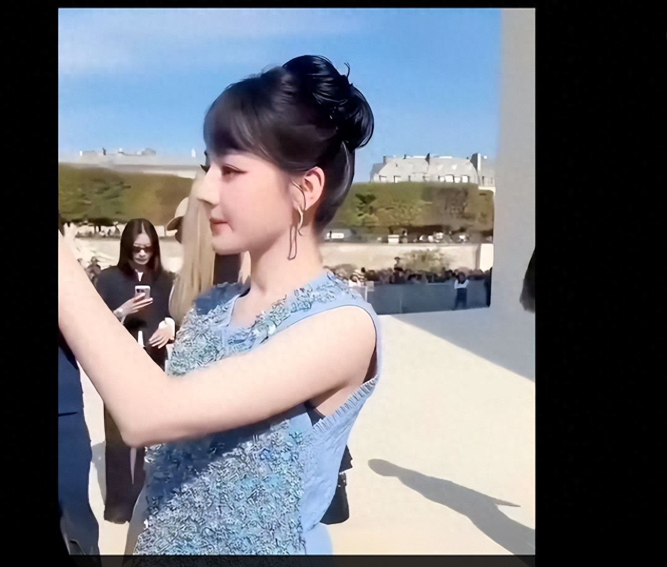 热巴蓝色亮片套装, 温婉可人,又纯又欲!