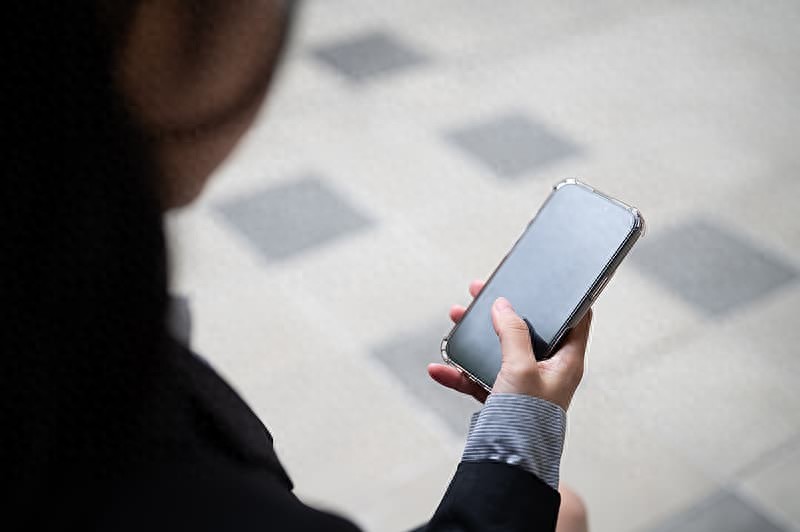 上半年全球高端智能手机:华为增长24%,小米增长55%