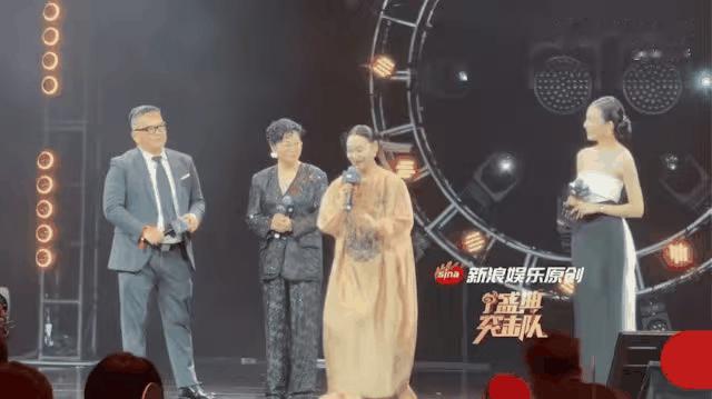 香港影后亲演跳楼戏三次才成功,替身不敢跳上热搜,网友大赞敬业