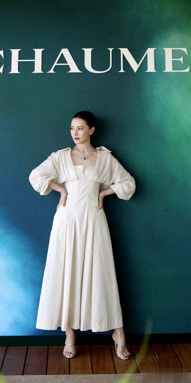 高圆圆 线下品牌活动现场,这惊为天人的美貌不愧是国民女神!