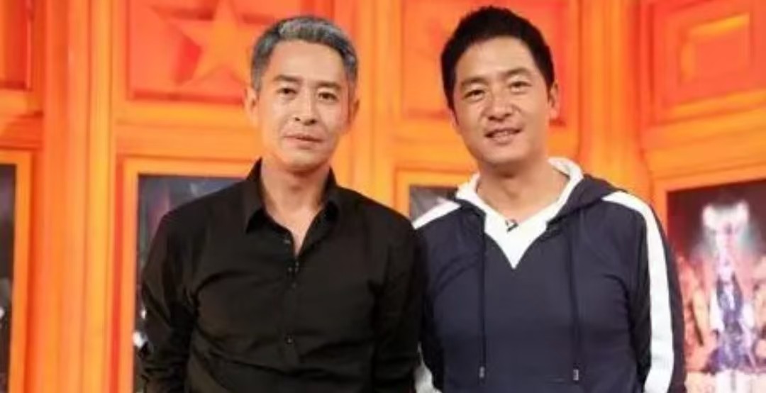 郭晓东郭晓峰是亲兄弟，但看到两人的妻子后，审美差别还是挺大的