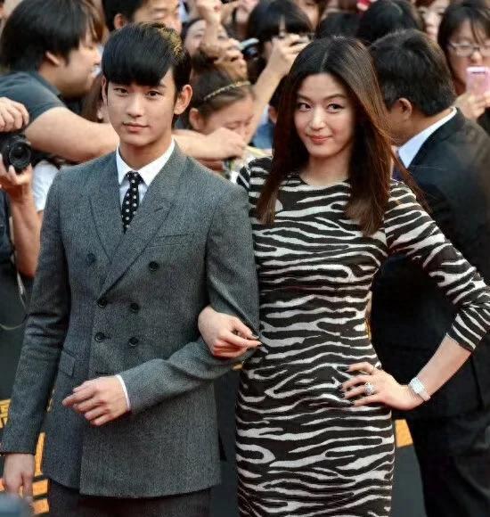 全智贤当年拒换鞋早有预谋?深扒不和真相,金秀贤人设早崩塌娱乐