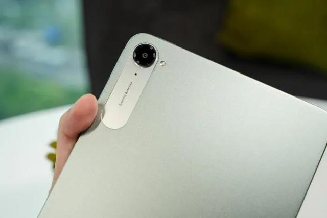 高负载游戏满帧运行!8.8英寸Redmi K Pad首发体验