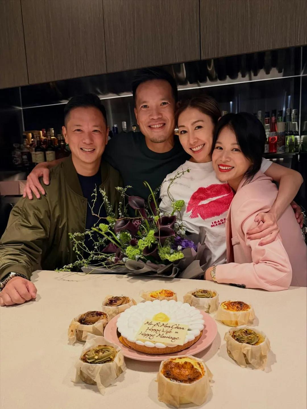 TVB视后相约胡杏儿聚会,穿松身衫疑孕味浓,晒健身照打破怀孕疑云