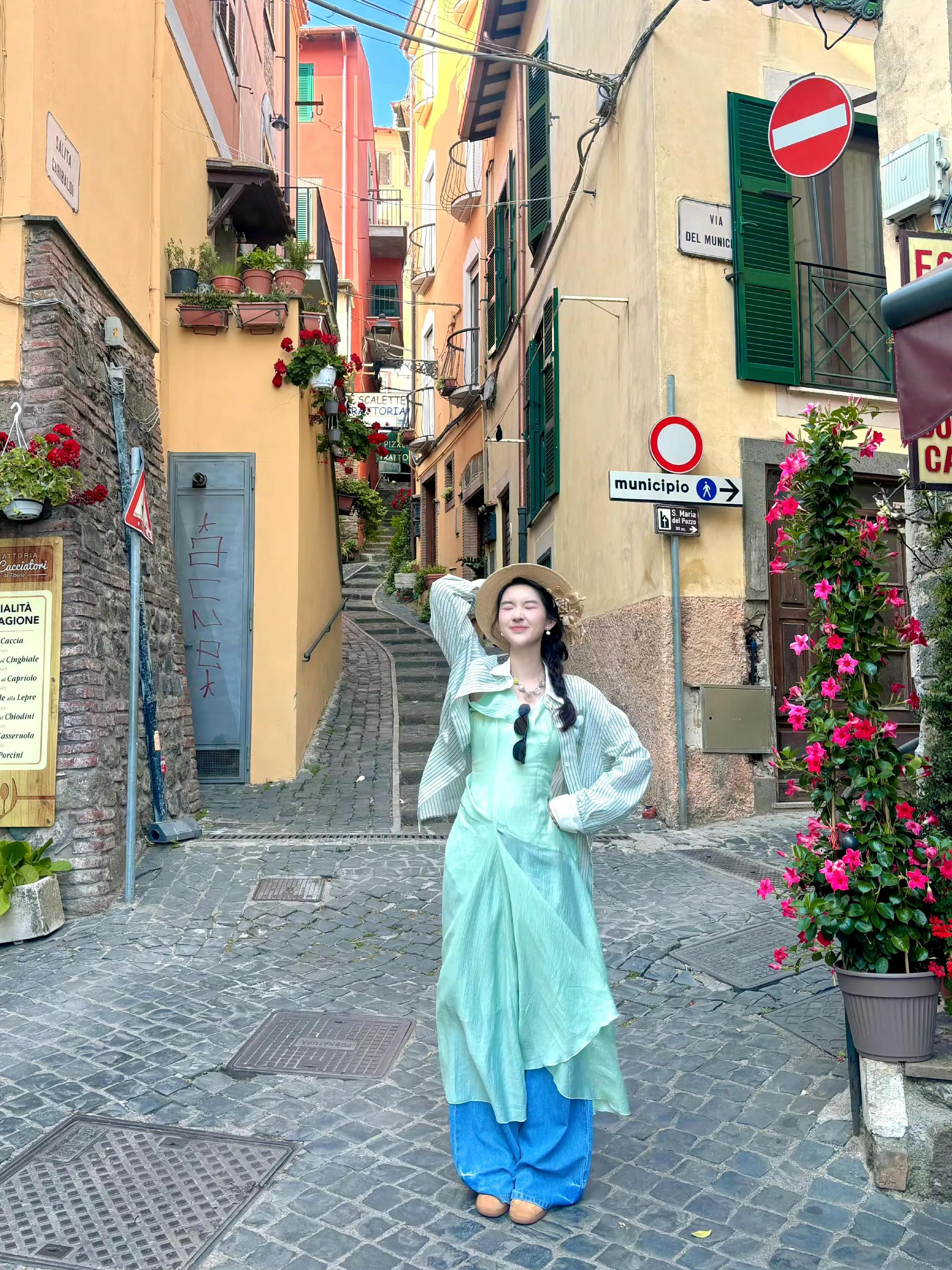 王玉雯今日游玩美照，甜美动人