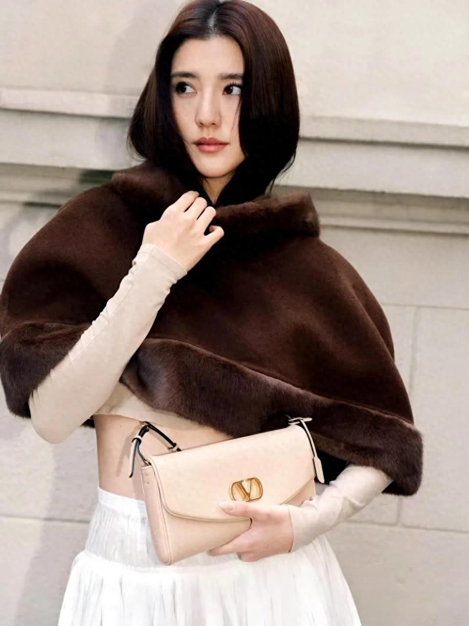 吴千语 长得美穿啥都美